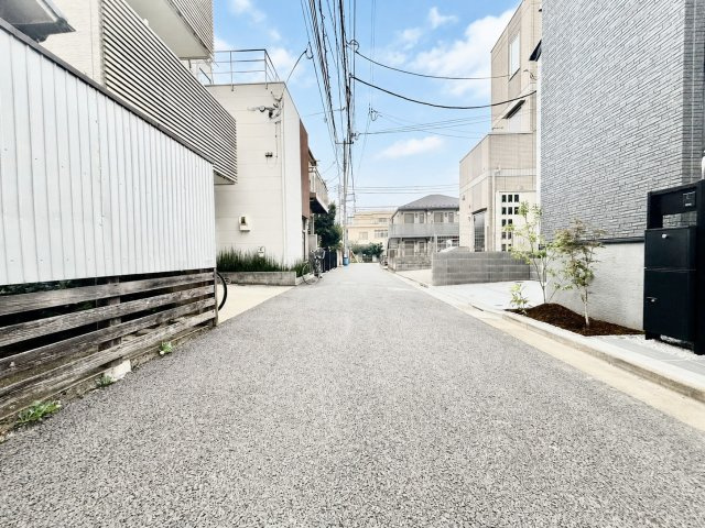 【TOKYO BASE】板橋区大谷口1丁目　建築条件無し売地の前面道路含む現地写真|2026.08.01撮影

現地ご見学希望・資料請求などお気軽にお問い合わせ下さい！
03-5990-5201