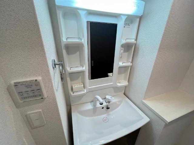 シエスタ河原町の洗面所|洗髪洗面化粧台