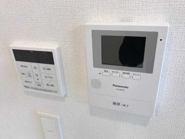 Medio Questo（メディオ　クエスト）の内装|カメラ付インターホン