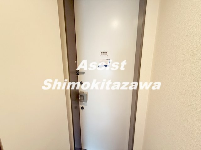 ガーデンハイウェルの玄関