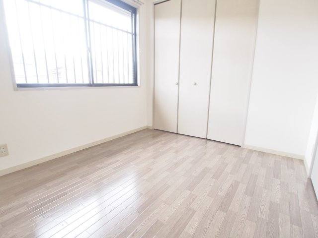ワングレース成本の洋室