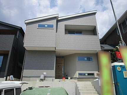 東区中山鏡が丘の外観|駐車場広々のゆったりとした敷地面積！日当たりの良い南西向き