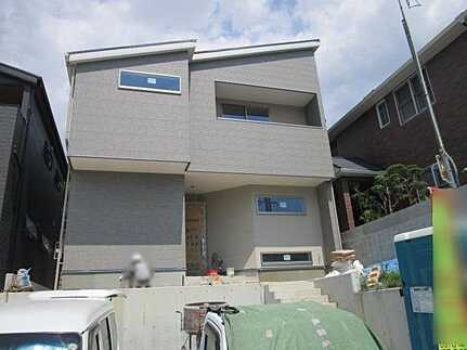 東区中山鏡が丘の前面道路含む現地写真