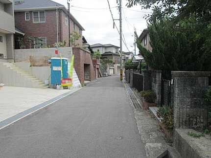 東区中山鏡が丘の前面道路含む現地写真