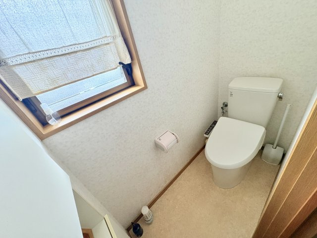 売中古戸建　天竜区両島のトイレ|1階、2階ともにトイレあります。
