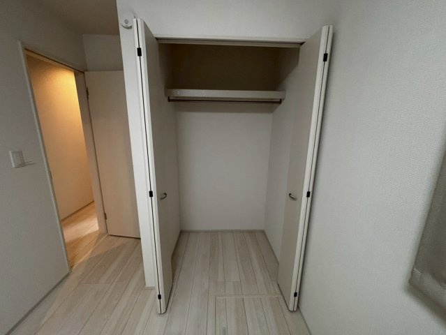 膝折町３丁目戸建ての収納