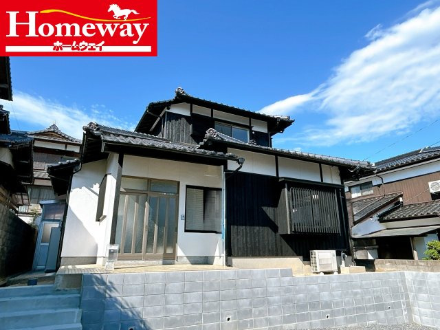 【外観】 | 仲介手数料無料！小羽山小学校に通えるリフォーム済み中古住宅　宇部市南小羽山町２丁目 | かわいいお家になって誕生しました