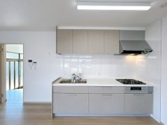 【キッチン】 | 仲介手数料無料！小羽山小学校に通えるリフォーム済み中古住宅　宇部市南小羽山町２丁目 | 使い勝手の良いシステムキッチンで楽しくクッキング♪
