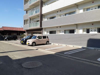 【駐車場】 | エクセルシオール | 駐車場