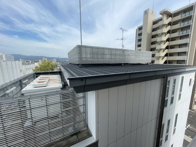 ポレスター松山フォレストシティの展望|角住戸ならではの東側の窓からは心地よい朝日が入り、爽やかな光とともに一日をスタートできます