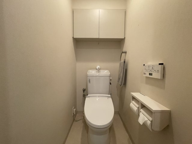 ポレスター松山フォレストシティのトイレ|清潔感のあるトイレ空間は、毎日使う場所だからこそ細やかな配慮が行き届いた設計となっています