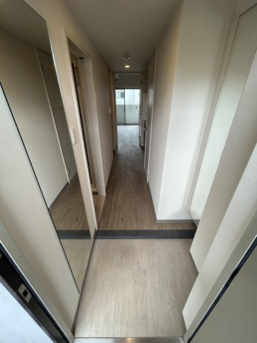【玄関】アウルムグランデ