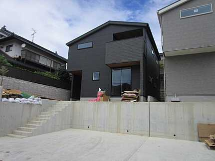 東区中山鏡が丘の外観