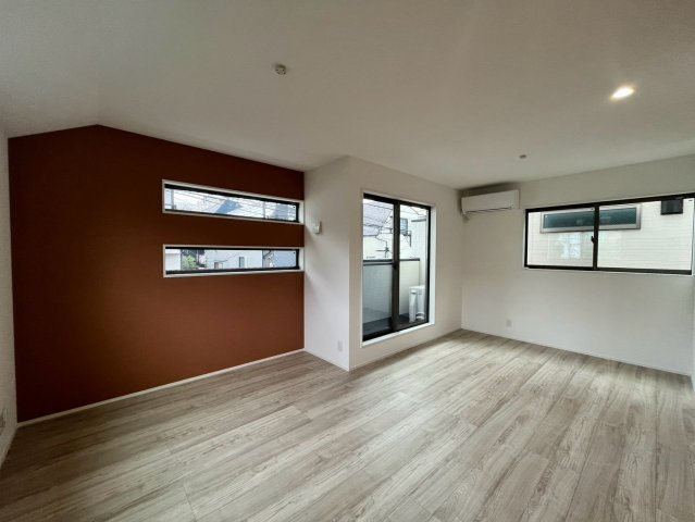 新宿区大久保　中古戸建の居間・リビング