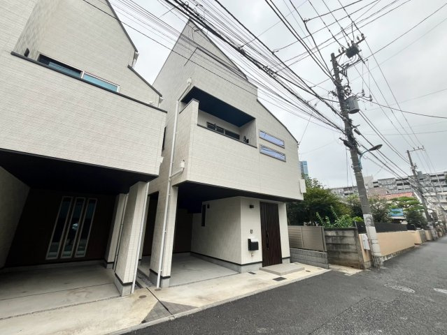 新宿区大久保　中古戸建の外観