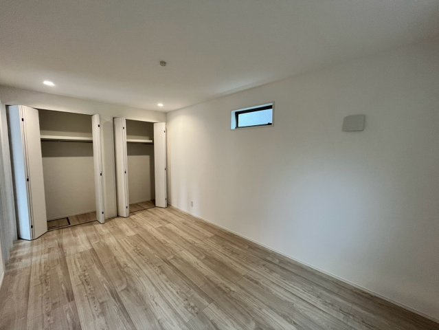 新宿区大久保　中古戸建の洋室