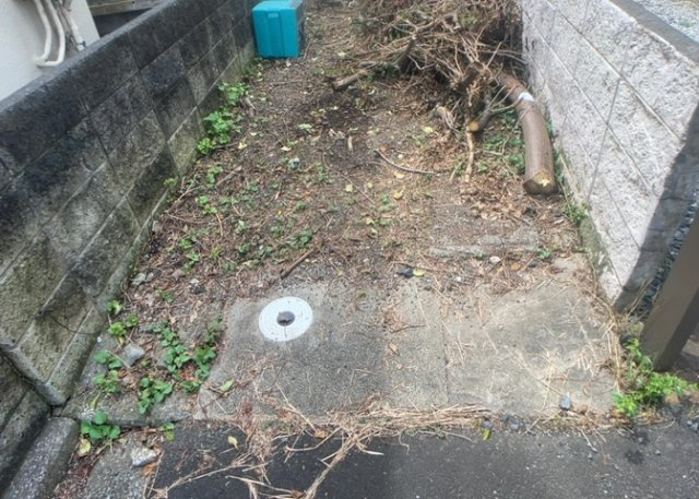 【庭】 | 庭があることでガーデニングや家庭菜園はもちろん、こどもの遊び場やペットを放して遊ぶことができます。また、家の周囲に余裕があるということです。隣地との間があれば、十分な日当たりと、風通しが確保できます。