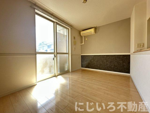 カネイコート日開野の居間・リビング