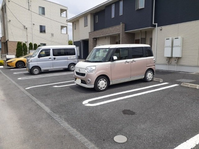 【駐車場】 | ユニゾン　α | 車をお持ちの方に嬉しい駐車場付きの物件です
