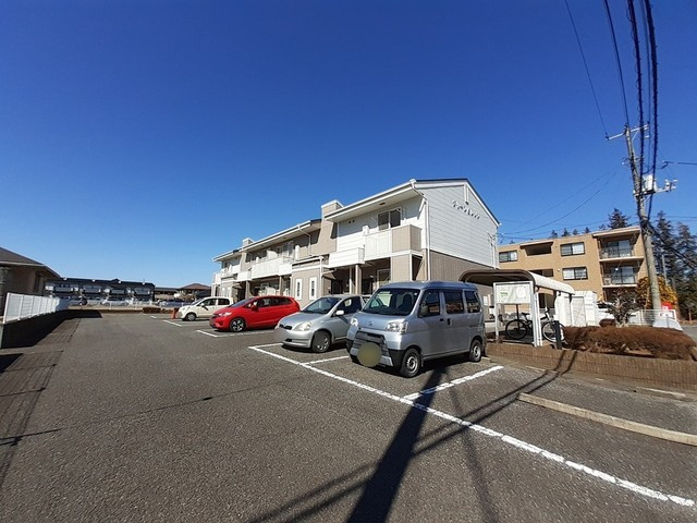 グリーンビレッジの駐車場