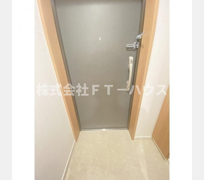 ラクラス市川の玄関|玄関同タイプの部屋