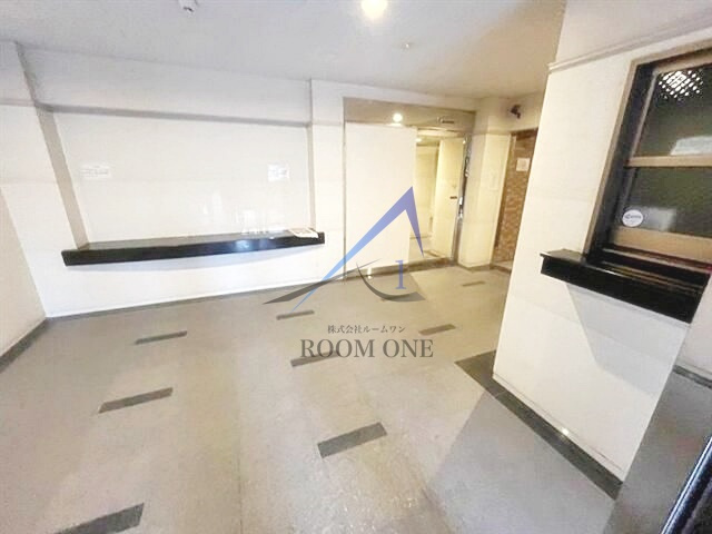 プラハ東京八丁堀のエントランス|エントランスです。