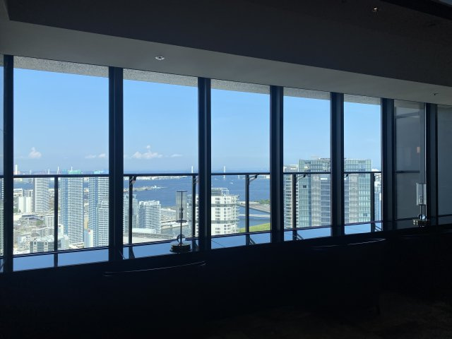 ベイビューラウンジ（39階）
横浜の海を望めます。