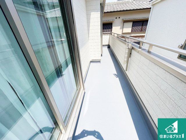 ■尼崎市西昆陽　新築一戸建てのバルコニー|日当たりのよいバルコニー！お部屋が開放的に！