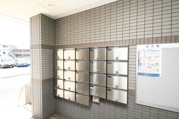 アミュズマン亀城のロビー