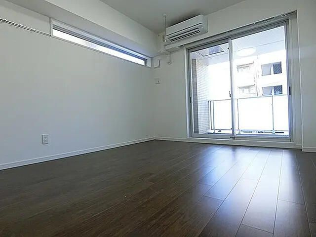 ＦＯＲＴＵＮＡＴＥ　ＰＬＡＣＥの居間・リビング