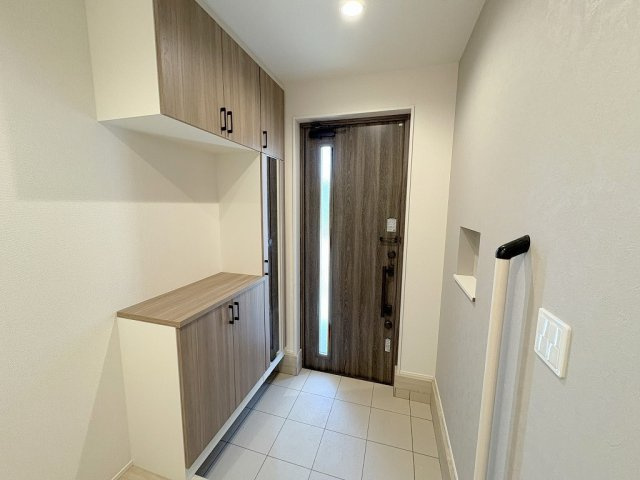 三郷市鷹野1丁目　新築戸建　全2棟　1号棟の玄関|同施工会社の参考写真になります。