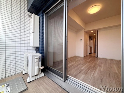 【バルコニー】 | プレサンスNAGOYAファスト | 外からの目が気にならないバルコニーで洗濯物が干せます