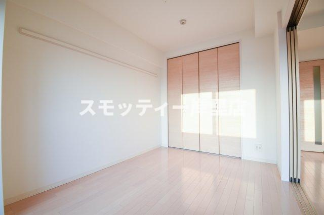 ラピスラズリの寝室|ゆとりの広さです