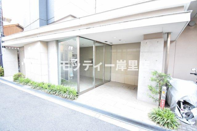 ラピスラズリのエントランス|エントランスです