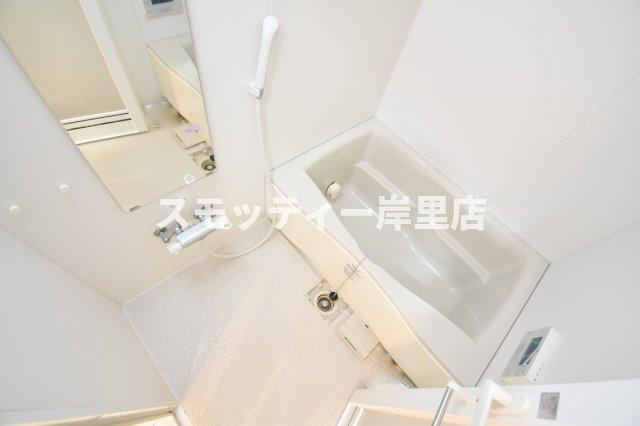 ラピスラズリの浴室|きれいなお風呂です