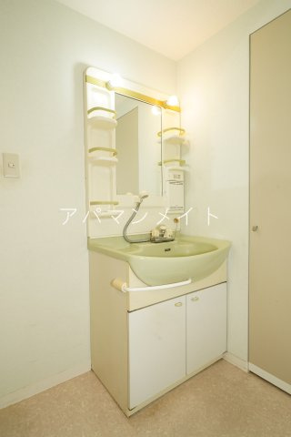 【洗面所】 | クエスト山手台 | スペースが確保できる洗面所です