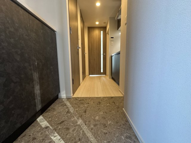 S-RESIDENCE野並駅前broadの玄関|ゆったりとした玄関です