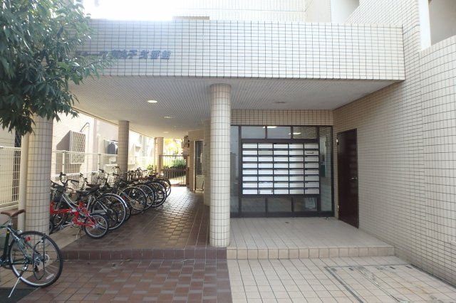 ストーク新丸子弐番館のエントランス