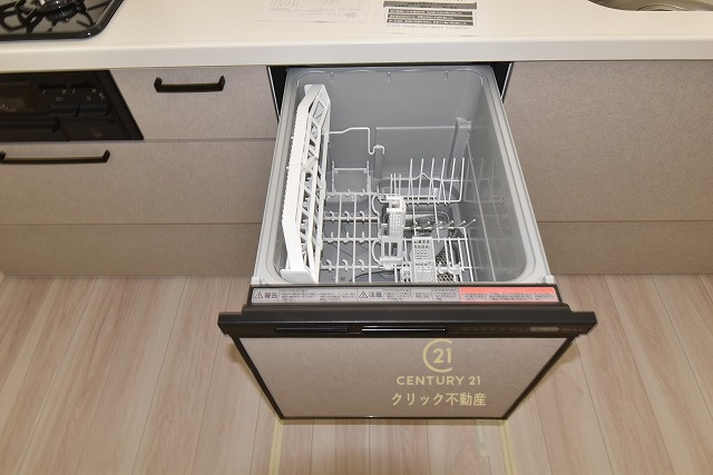 ケイアイフィット　日立市東大沼町　12期 　2のキッチン|食事の後片付けもラクラクの食洗機つき♪水道代の節約になり、気になる手荒れも防げそう！