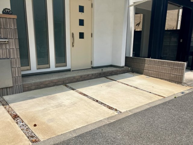 千駄木戸建のエントランス