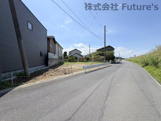 三郷市鷹野1丁目　新築戸建　全2棟　2号棟の前面道路含む現地写真|前面道路含む現地写真です。