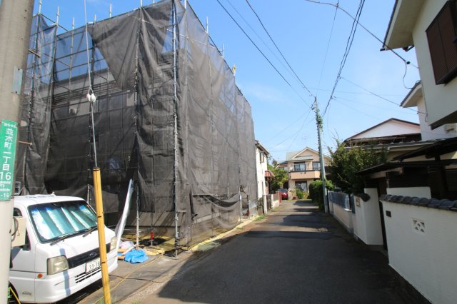 国分寺市並木町一丁目の外観|リビングイン階段と対面式キッチン。家族の自然なふれあいを重視したプラン♪