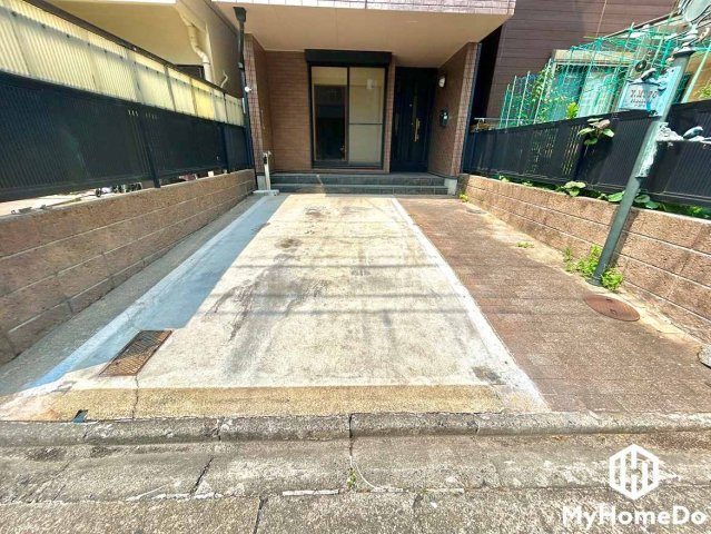 北区駒止町1丁目の駐車場