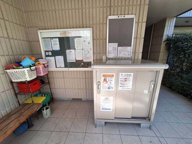 アネシス館のその他共用部分|貸し出し絵本やお砂場道具置き場