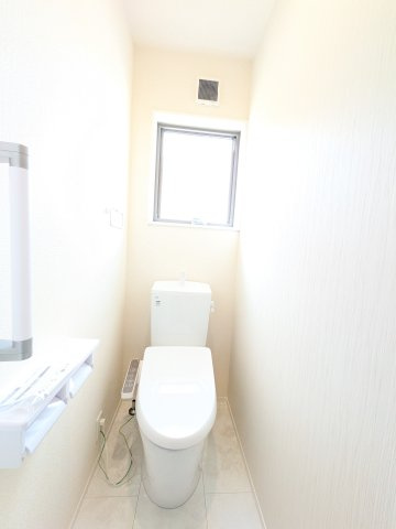 リーブルガーデン知多市日長台第3のトイレ|1階2階にトイレがあり、家族の朝の身支度時間もスムーズに！温水洗浄便座で冬は暖かく快適です！！