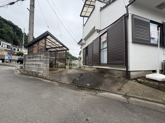 狭山市笹井２丁目の一戸建ての駐車場