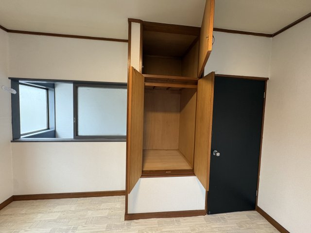 狭山市笹井２丁目の一戸建ての収納