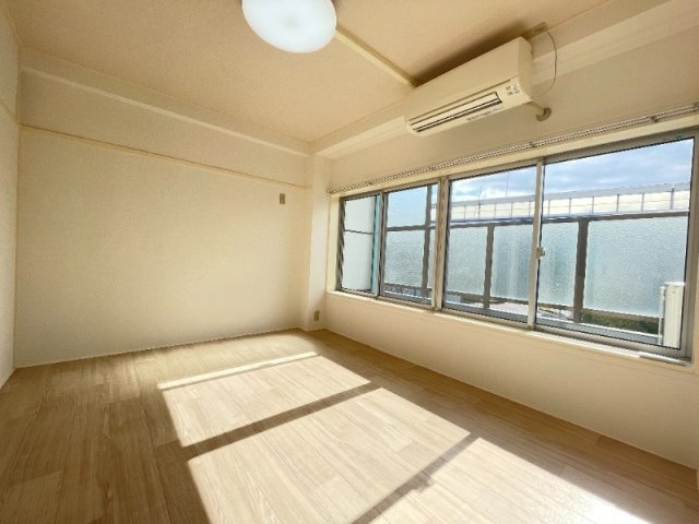貴和芦屋ハウスの居間・リビング