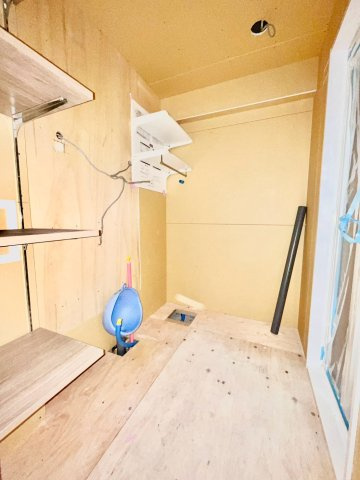 蓮根ファミールハイツ１号棟の独立洗面台|9月リノベーション完了予定！

現地ご見学希望・資料請求などお気軽にお問い合わせ下さい！
03-5990-5201