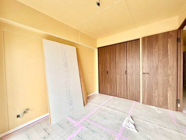 蓮根ファミールハイツ１号棟の洋室|9月リノベーション完了予定！

現地ご見学希望・資料請求などお気軽にお問い合わせ下さい！
03-5990-5201